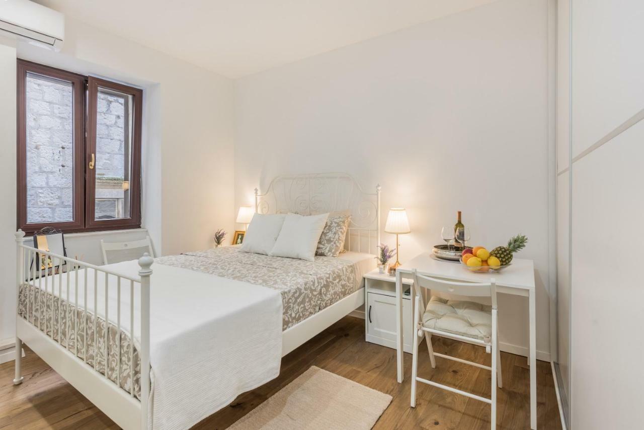 Mediterranean Vintage Room Split Exterior foto