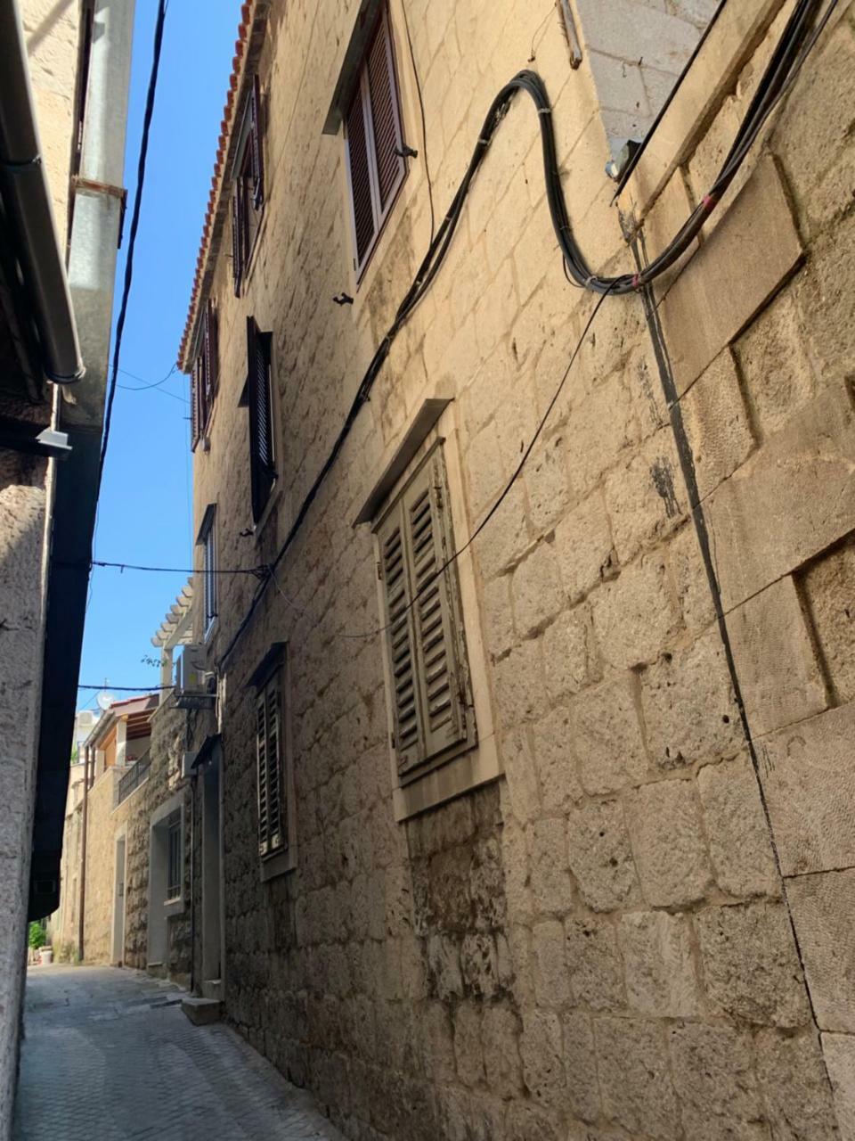 Mediterranean Vintage Room Split Exterior foto